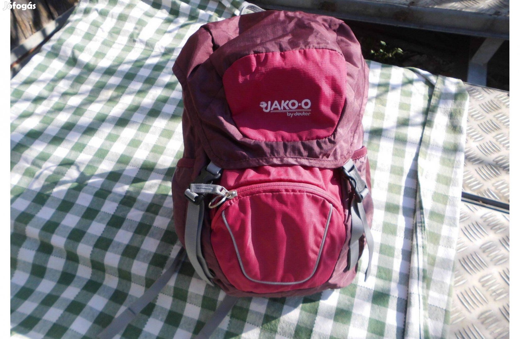 Deuter eper-szürke kb.15-20L-es gyerek-női túrahátizsák