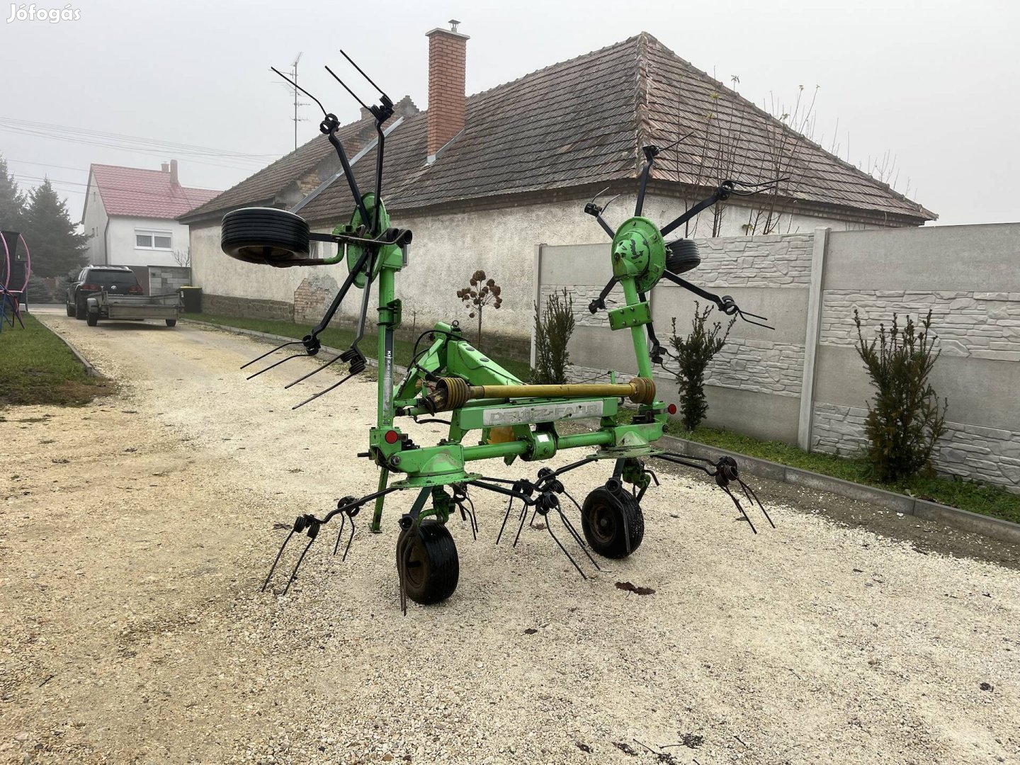 Deutz-Fahr KH 520 rendterítő 