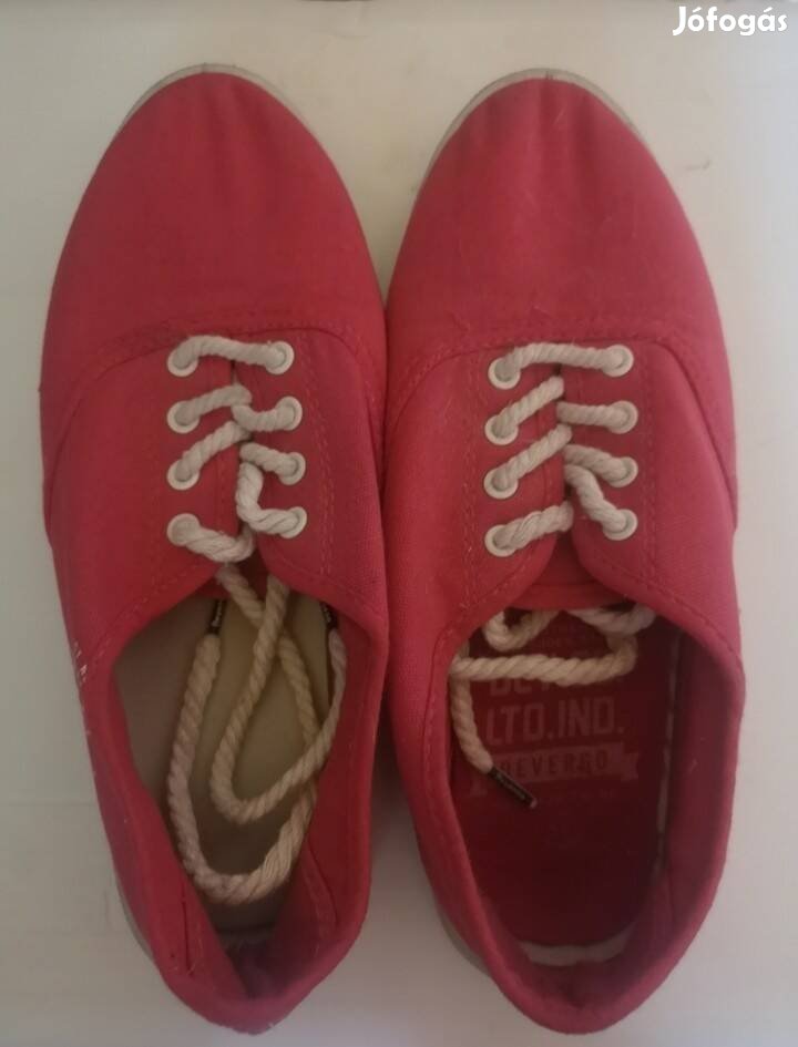 Devergo piros sportcipő 37
