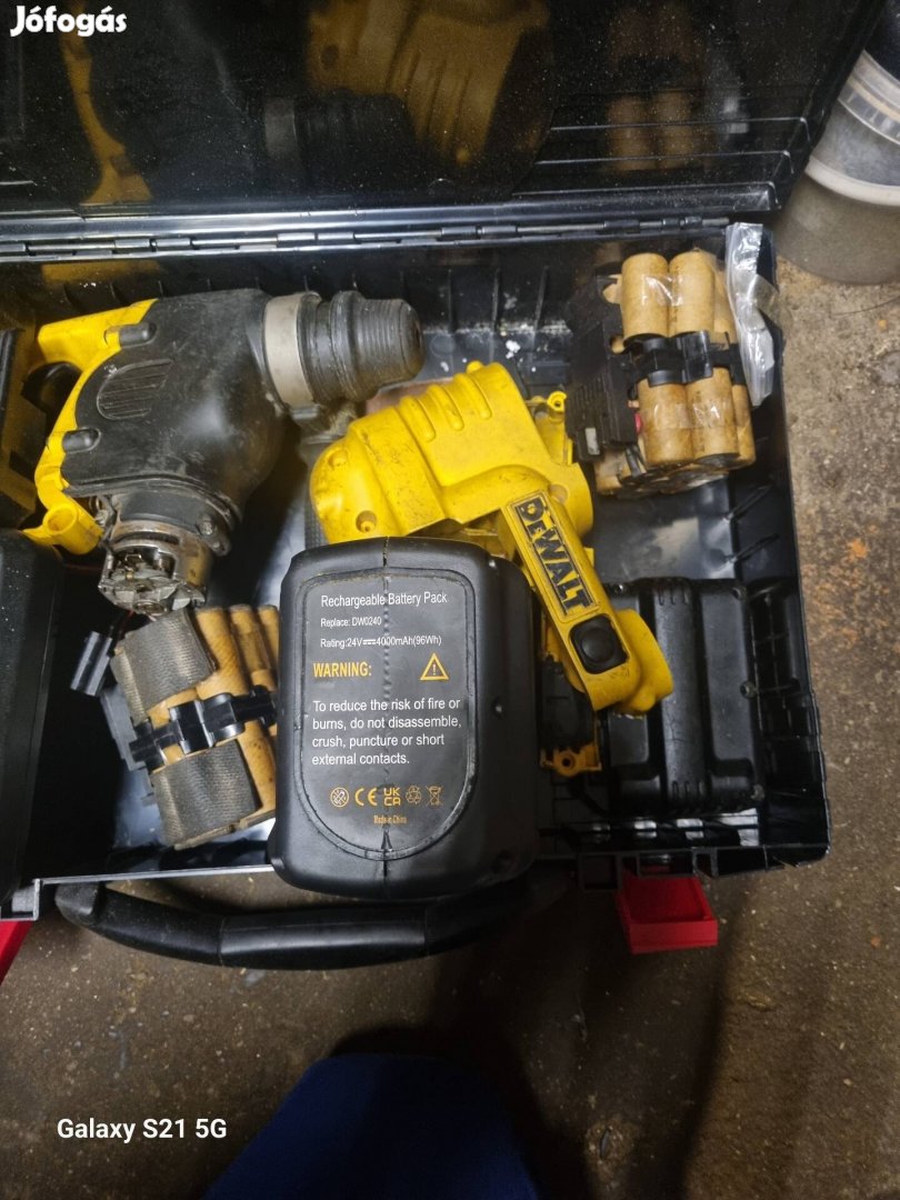 Dewalt 24 volt ütvefúró hibás 