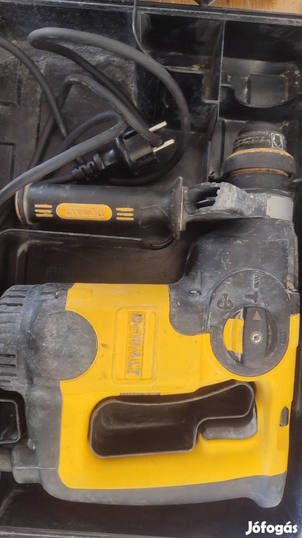 Dewalt D25313 800w elektromos ütvefúró, véső