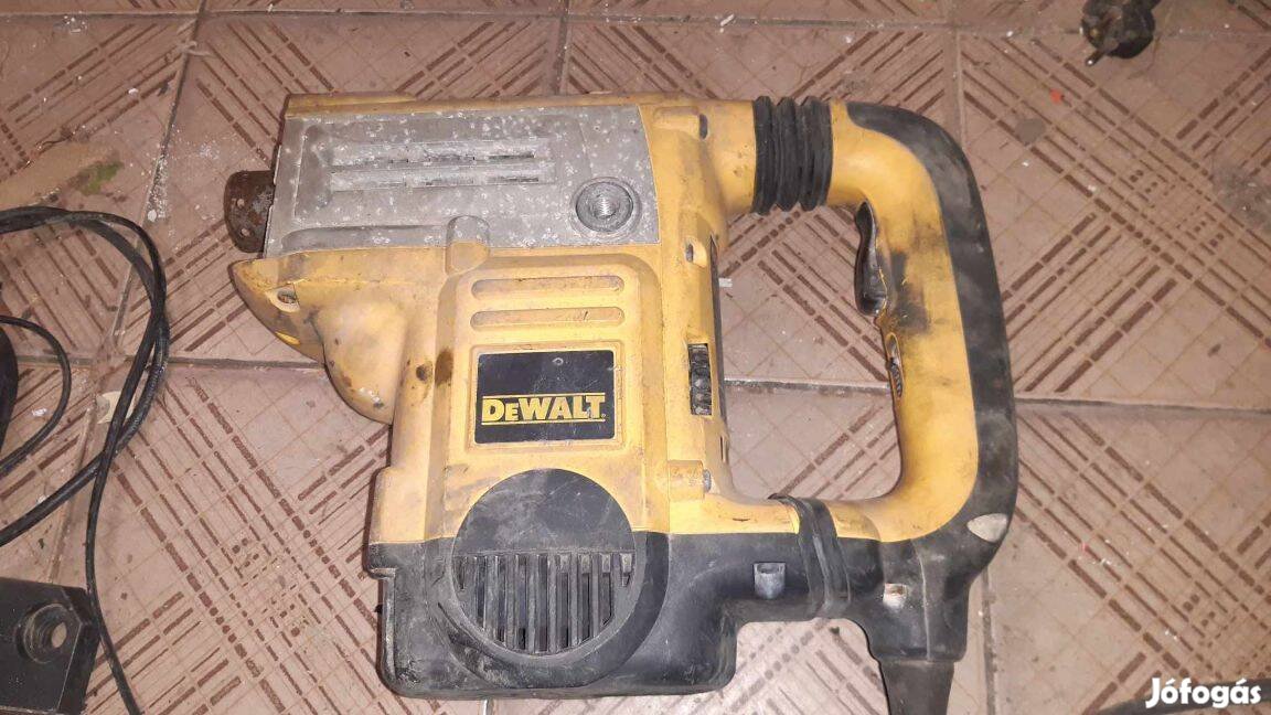 Dewalt D25601 fúrókalapács vésőgép hiányos