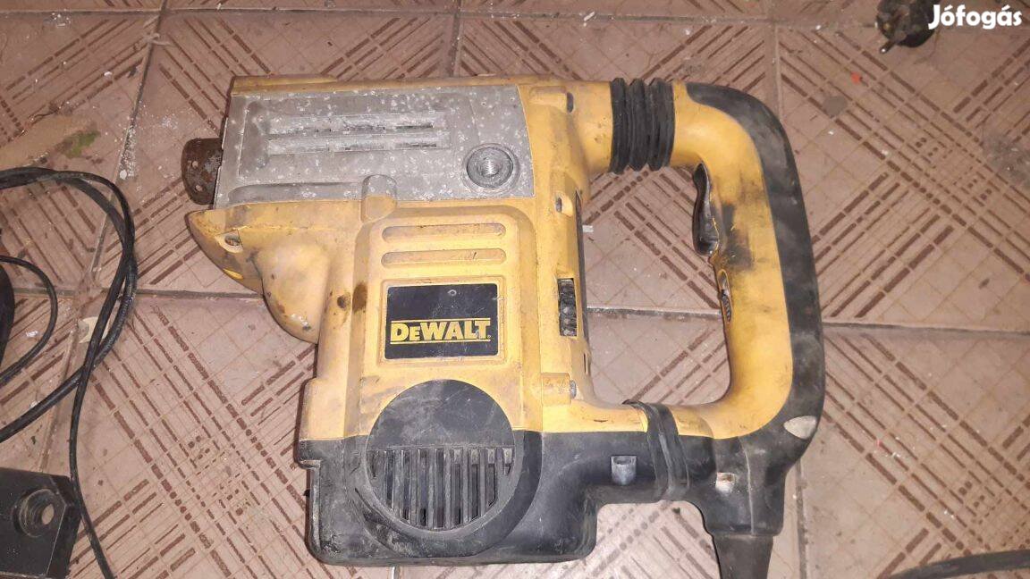 Dewalt D25601 fúrókalapács vésőgép hiányos