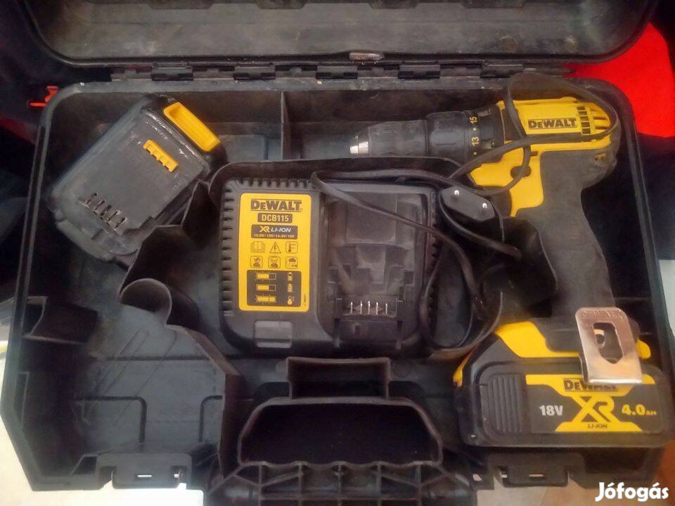 Dewalt DCD780M2 akkus fúró csavarozó - saját tárolójában