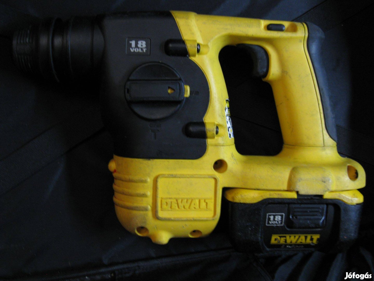 Dewalt DC 212 Li-Ion akkus SDS ütvefúró