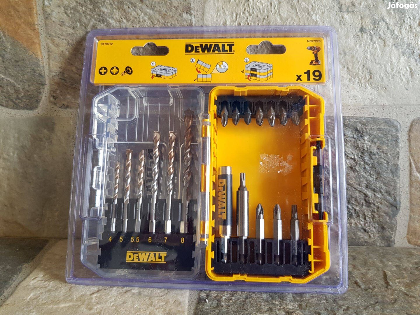 Dewalt Extreme 19 részes bit és fúrószár készlet tároló dobozban