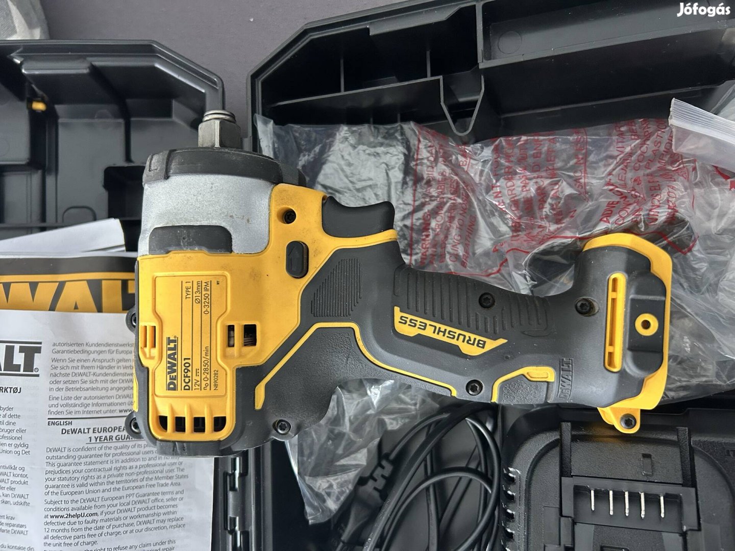Dewalt DCF901 új ütvecsavarozó eladó.