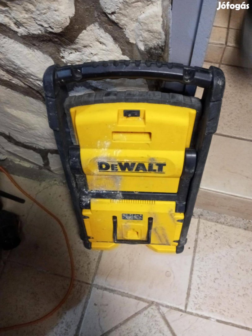 Dewalt akkumulátoros ipari lámpa!