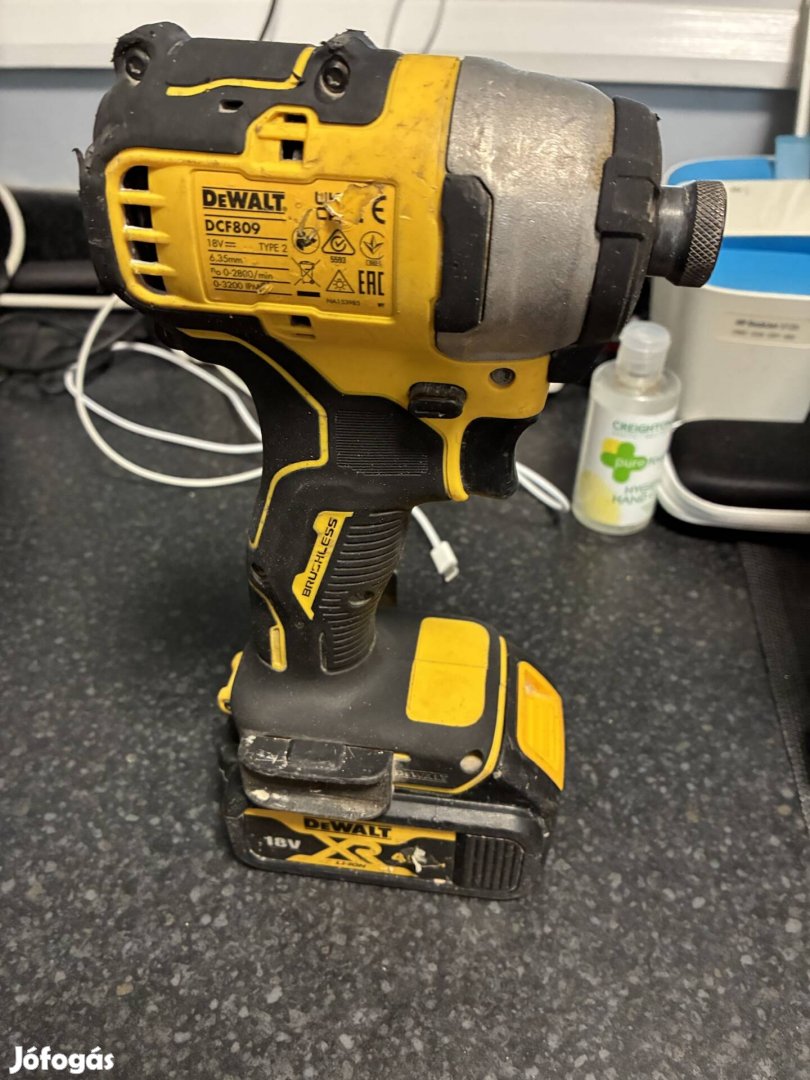 Dewalt csavarozó egy akkuval eladó