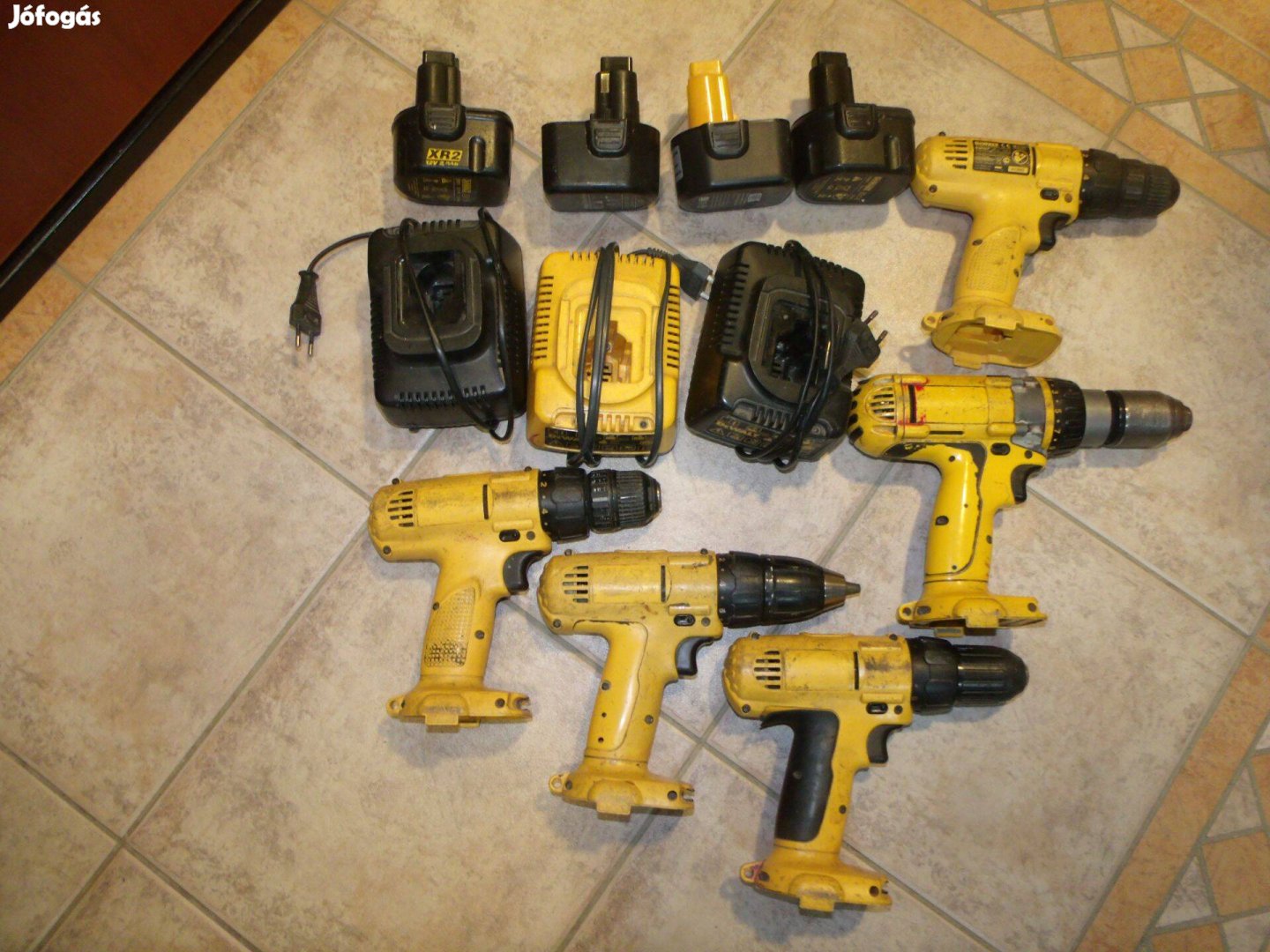 Dewalt csomag 5db akkus csavarbehajtó 3db töltő 4db akkumulátor