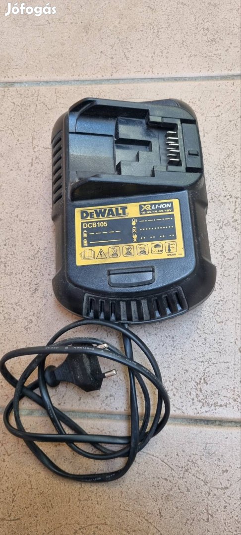 Dewalt li-Ion akkumulátor töltő 