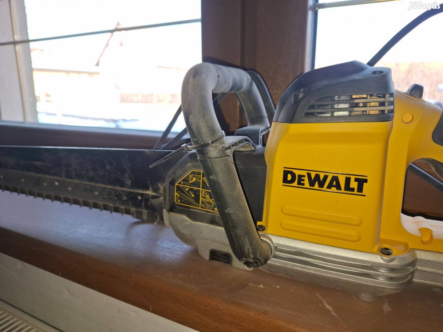 Dewalt téglafalvágó