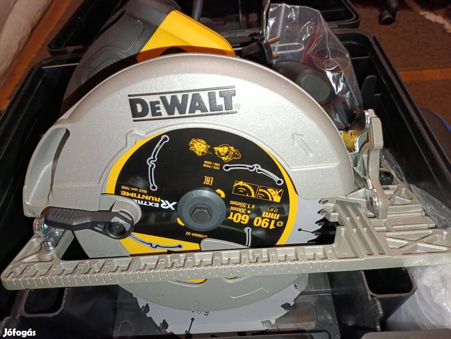 Dewalt új körfűrész DWE576K-QS 1600W 190x30 mm kofferban