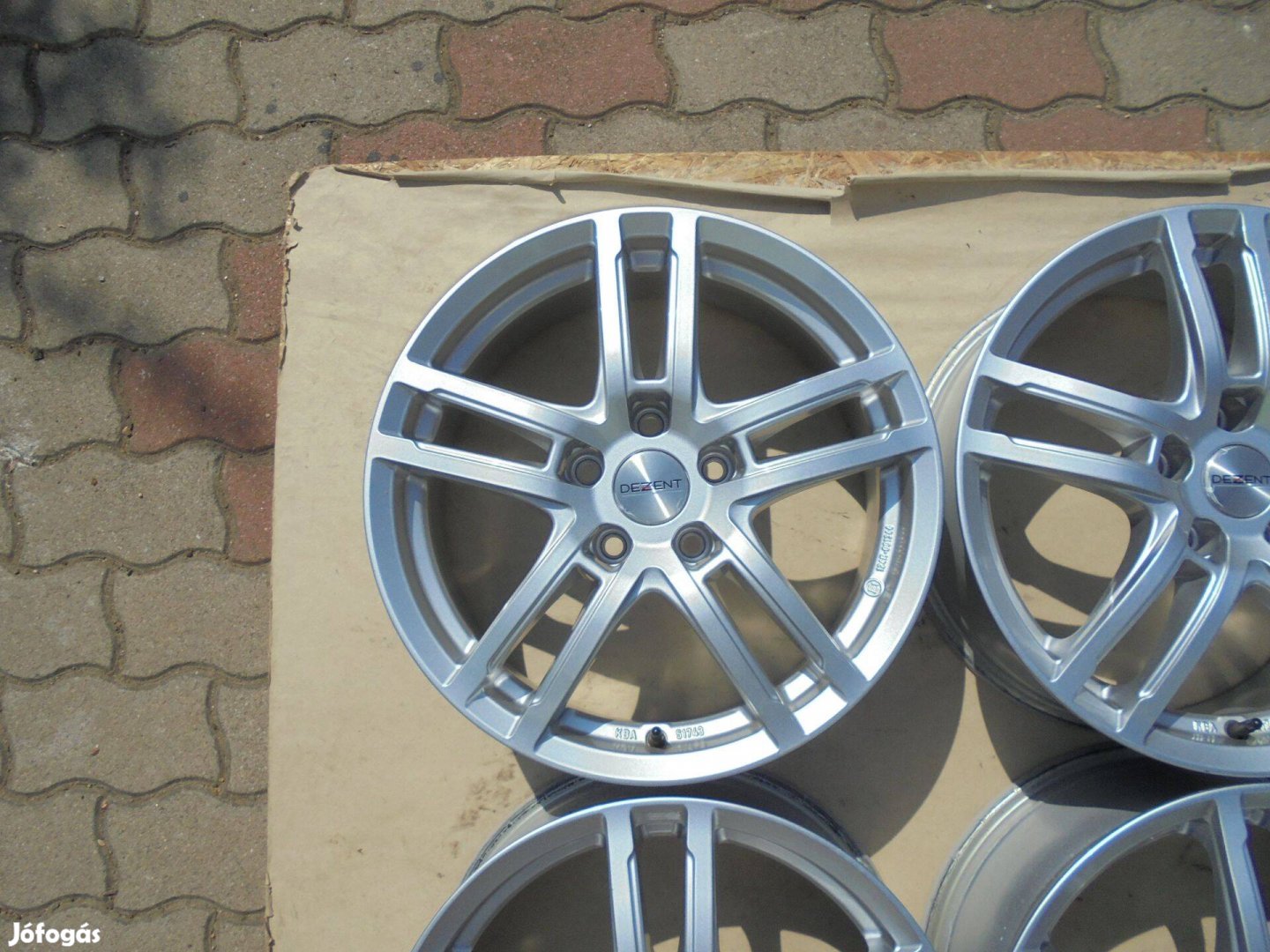 Dezent 17-es alufelni kitűnő állapotban eladó