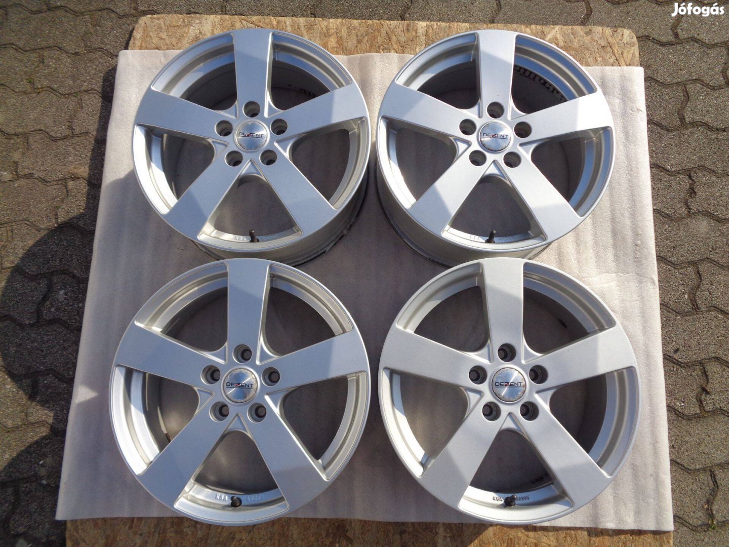 Dezent alufelni 17-es, 5×114.3-as osztóval szép állapotban eladó