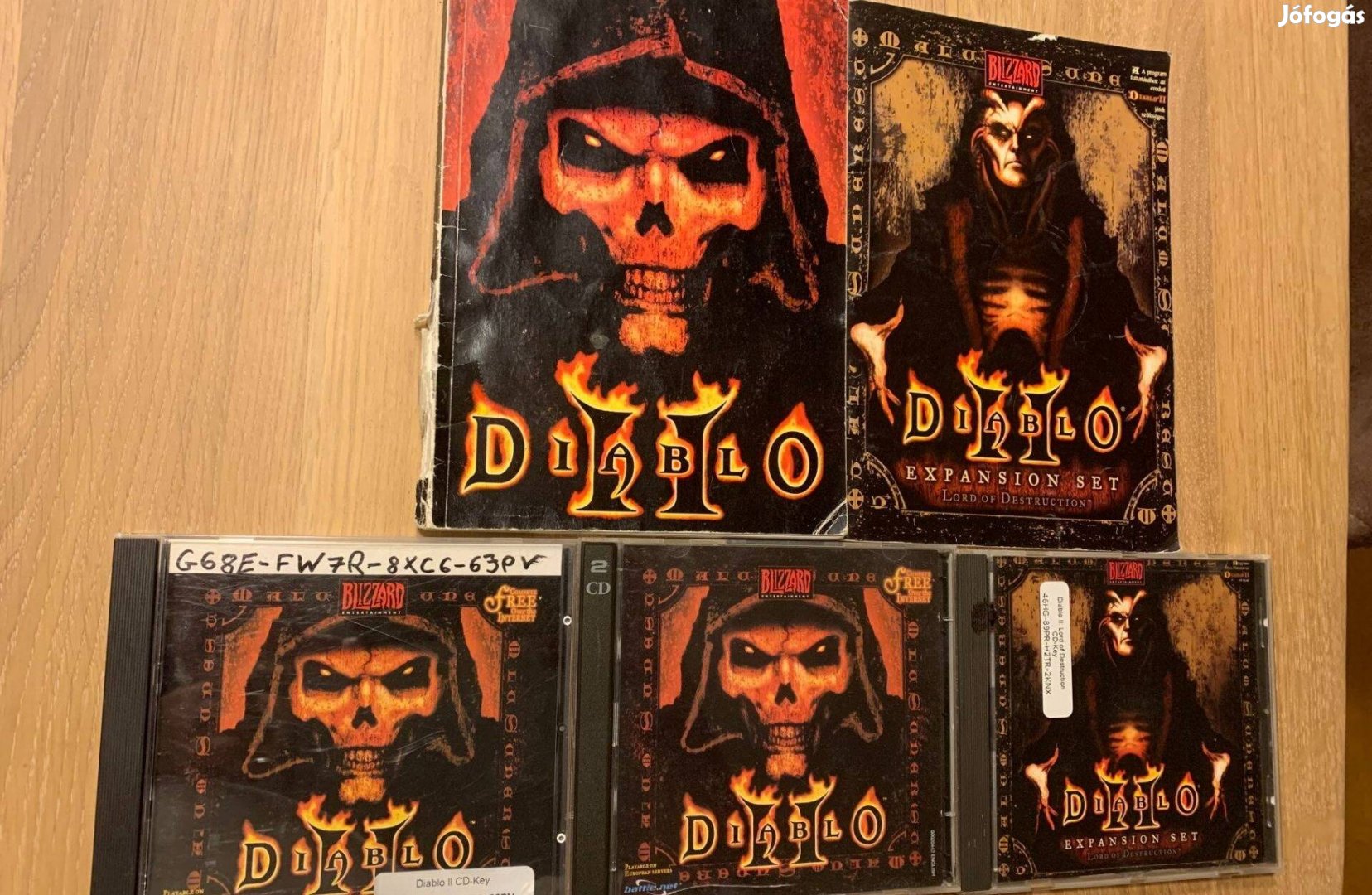 Diablo II PC CD + LOD, Diablo I demo, kézikönyv és stratégiai füzet