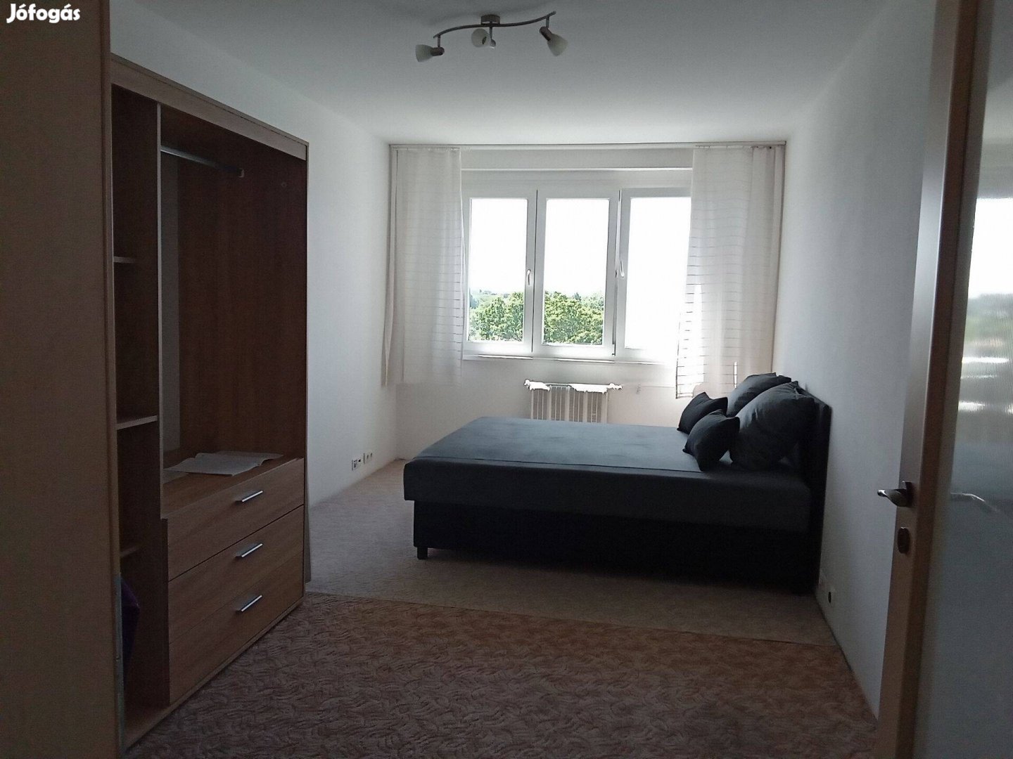 Diákoknak, egyedülállóknak ideális