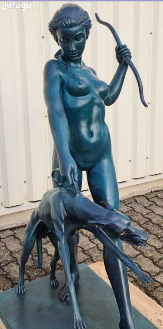 Diana a vadászat Istennője - Óriási bronz szobor műalkotás
