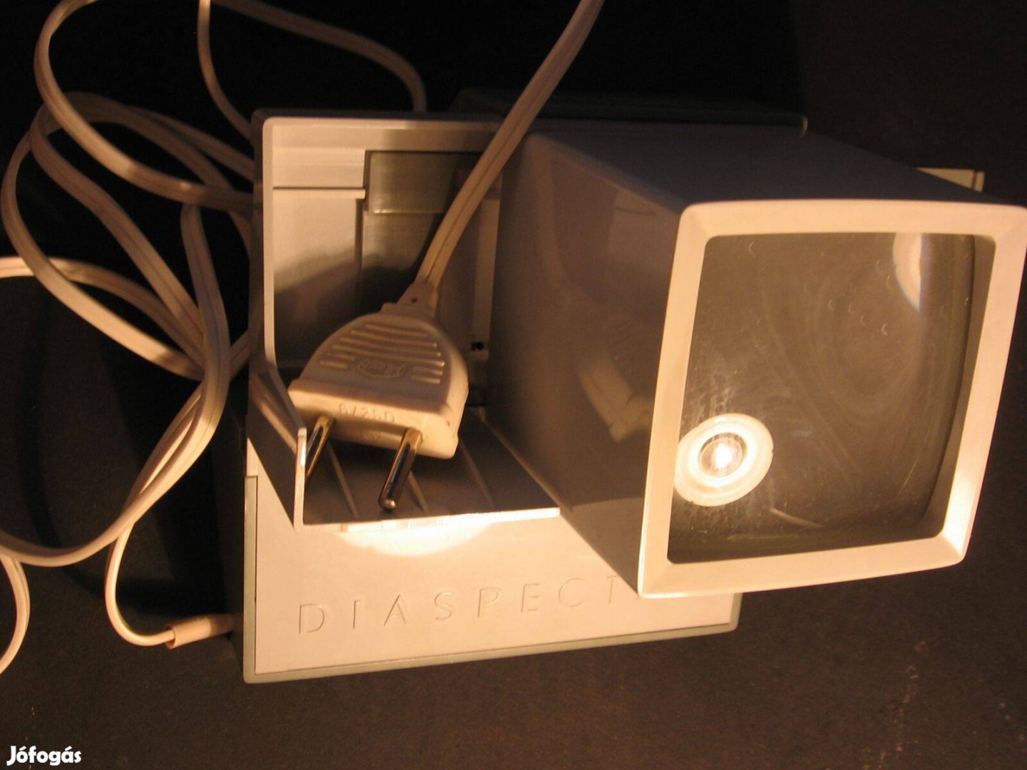 Diaspectar dianéző 220 voltról müködtethető