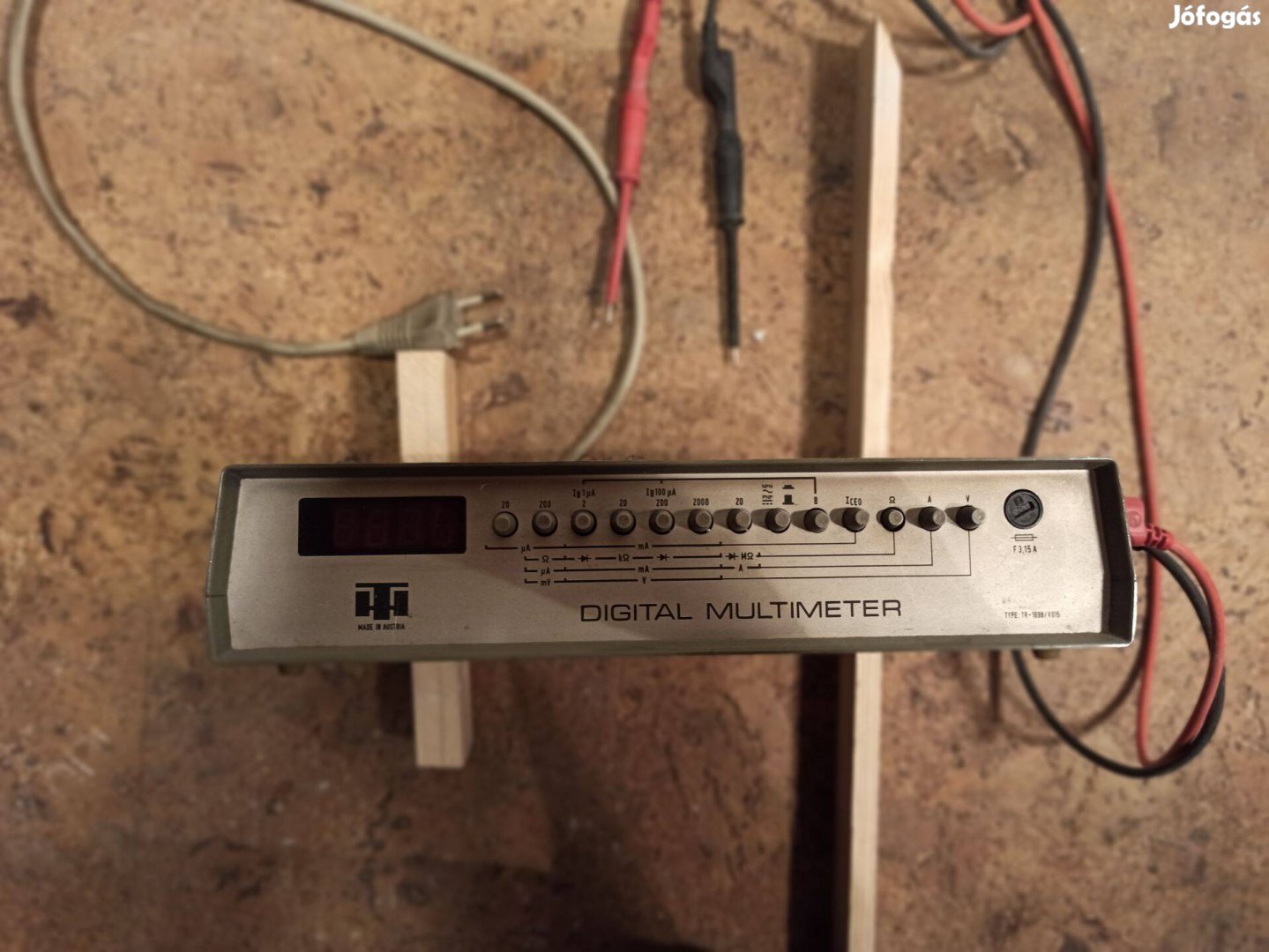 Digital multimeter TR-1698/V815