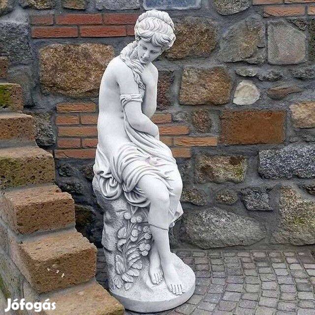 Diké női szobor
