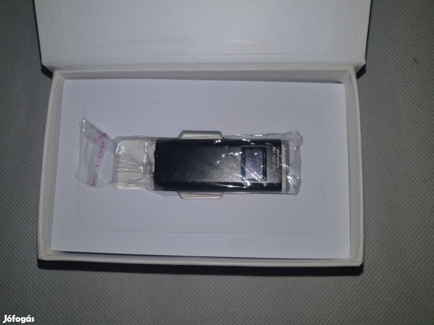 Diktafon Pendrive MP3 lejátszó 8GB LCD kijelzős Vox