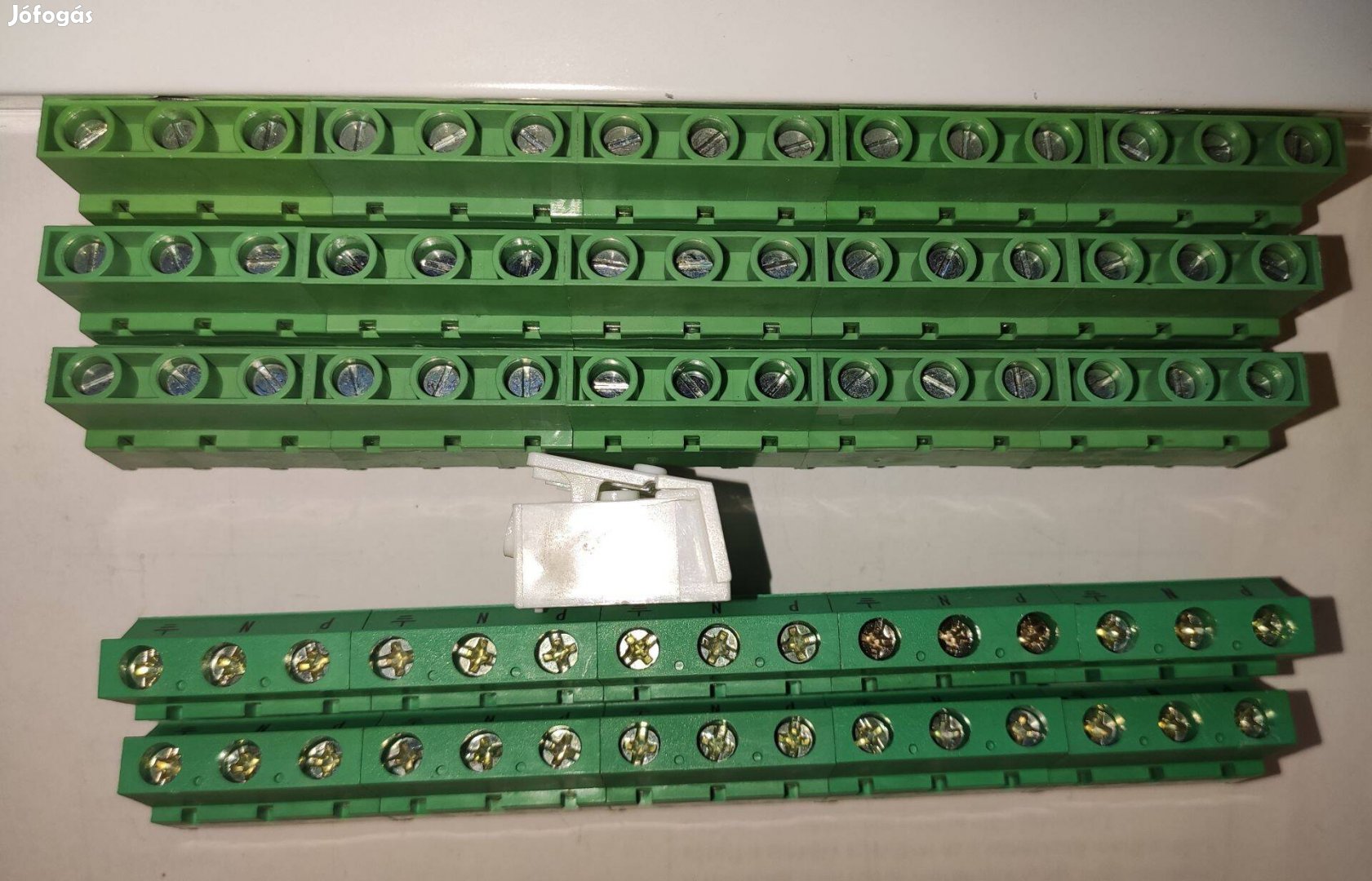 Dinkle, Degson, 3 Pól., 30A/300V NYÁK kapocstömb, PCB sorkapocs