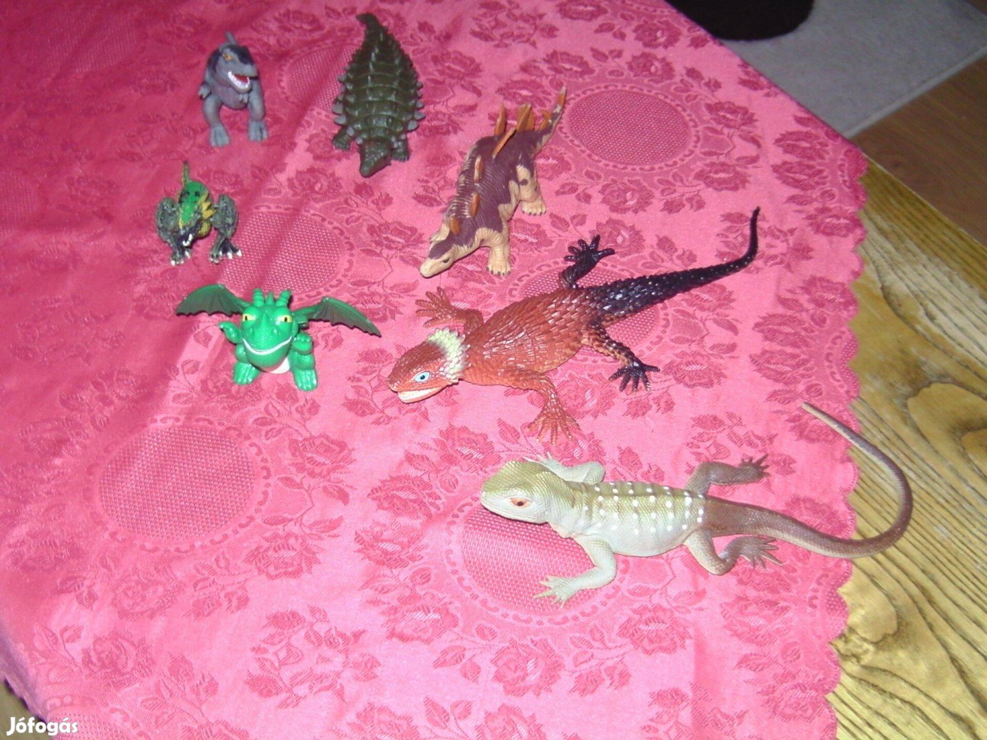 Dinoszaurusz figurák