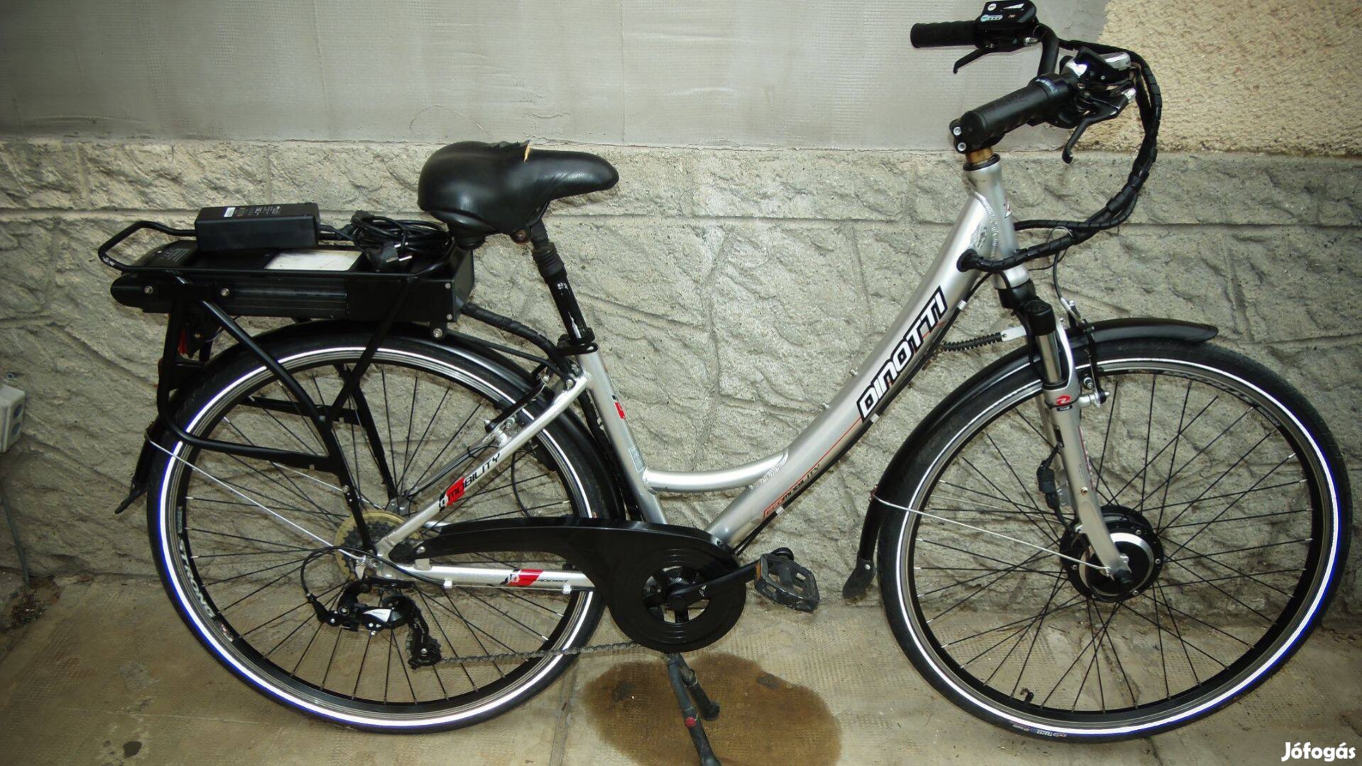 Dinotti 28" trekking, elektromos kerékpár (Glasglow Ecomobility)