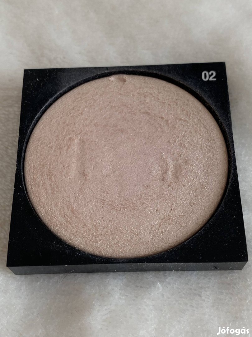 Dior highlighter 02