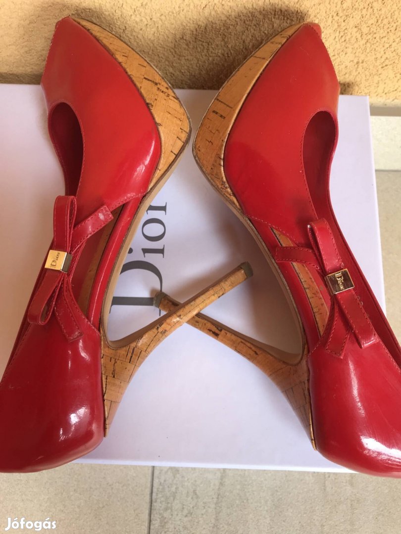 Dior piros-lakk magassarkú! 