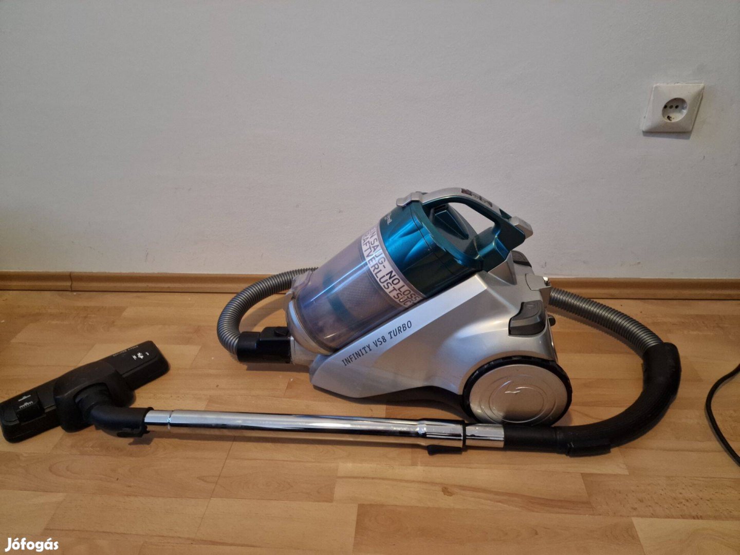 Dirt devil porzsák nélküli porszívó 1800 watt ingyen futár