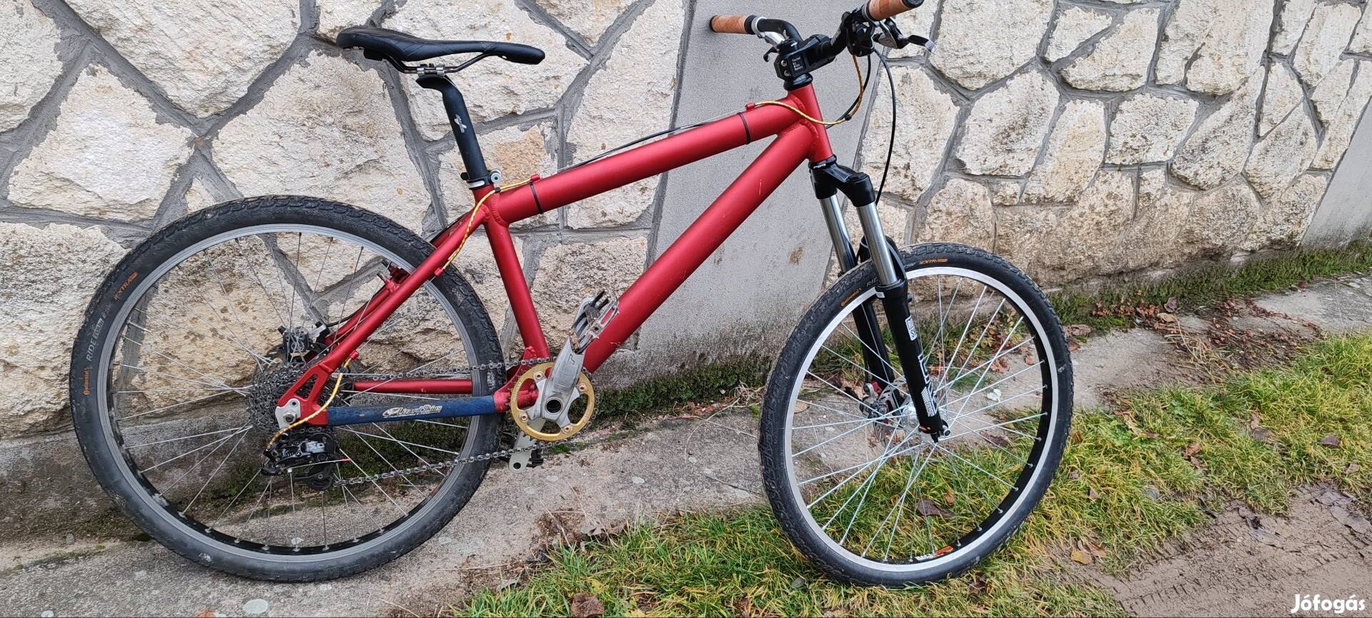 Dirt freeride pumptrack bicó