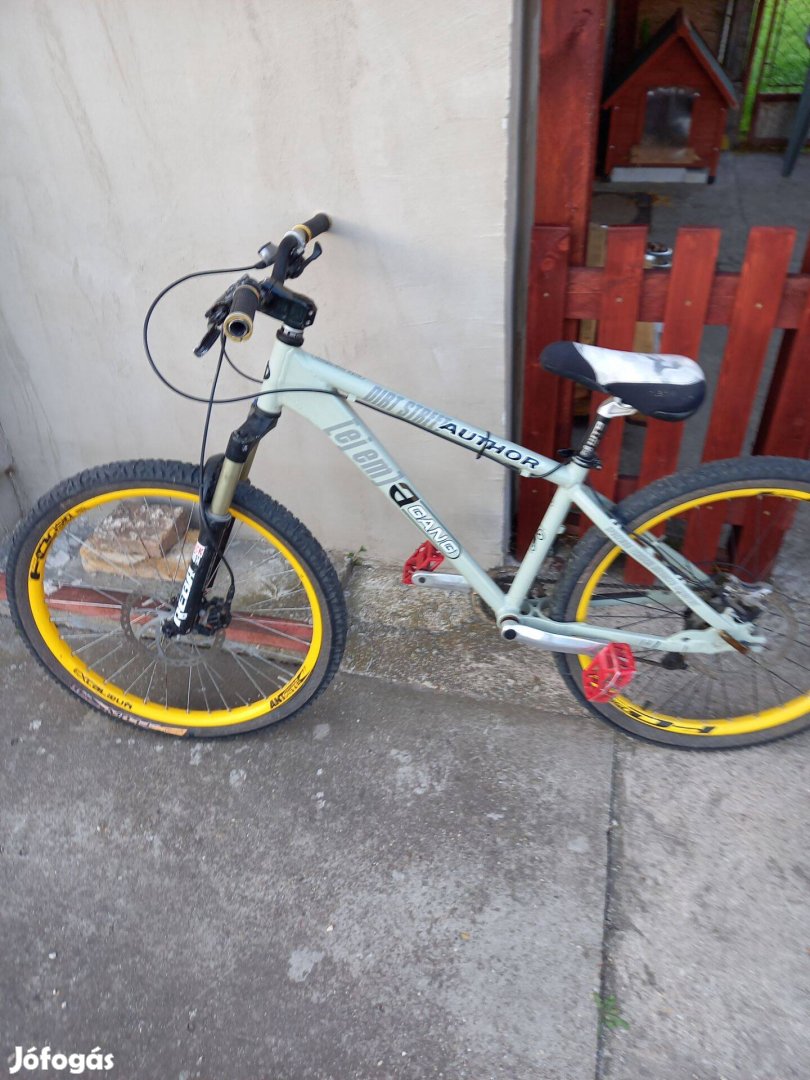 Dirth BIKE Épített