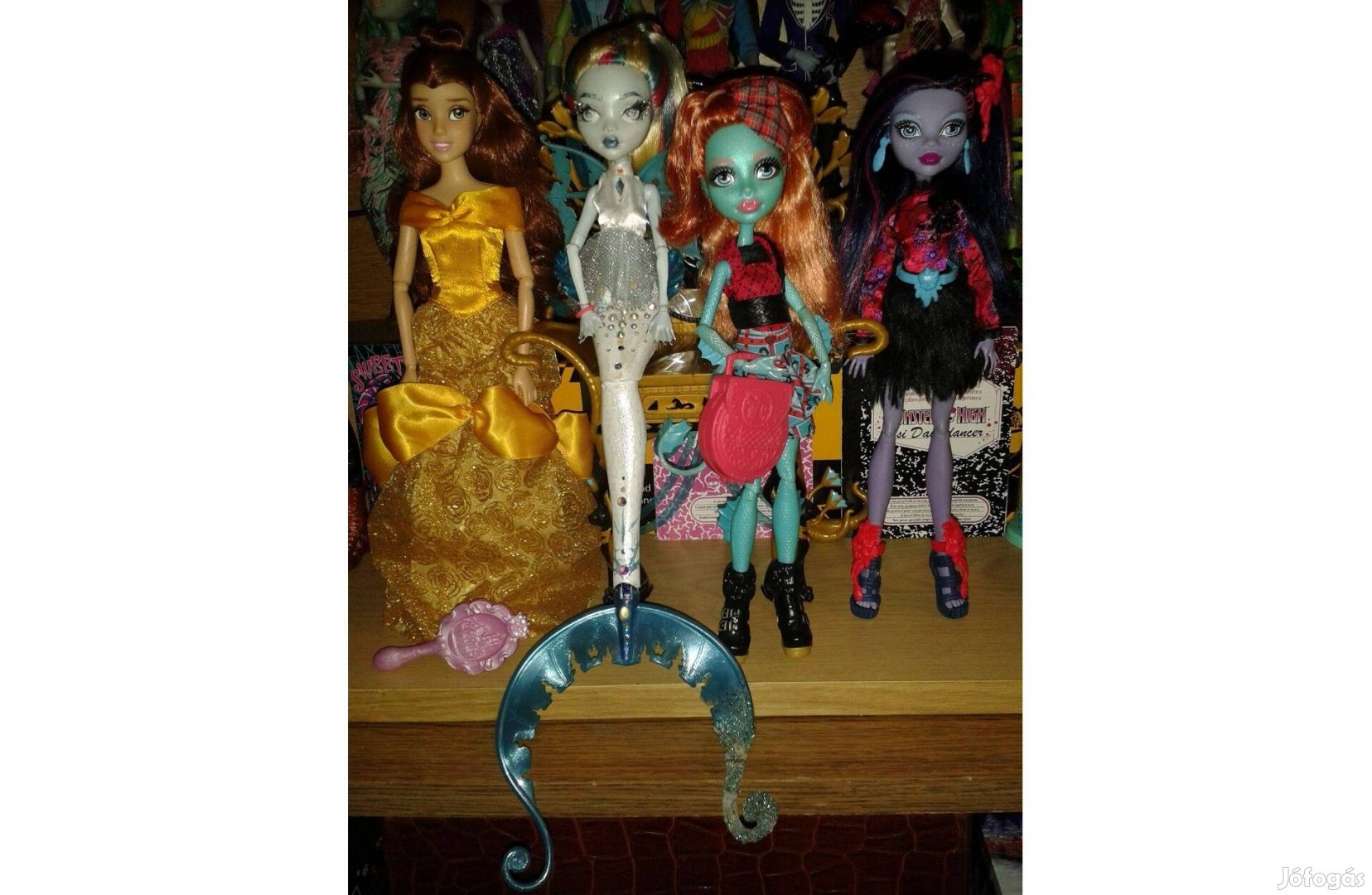 Disney Belle és Monster High babák