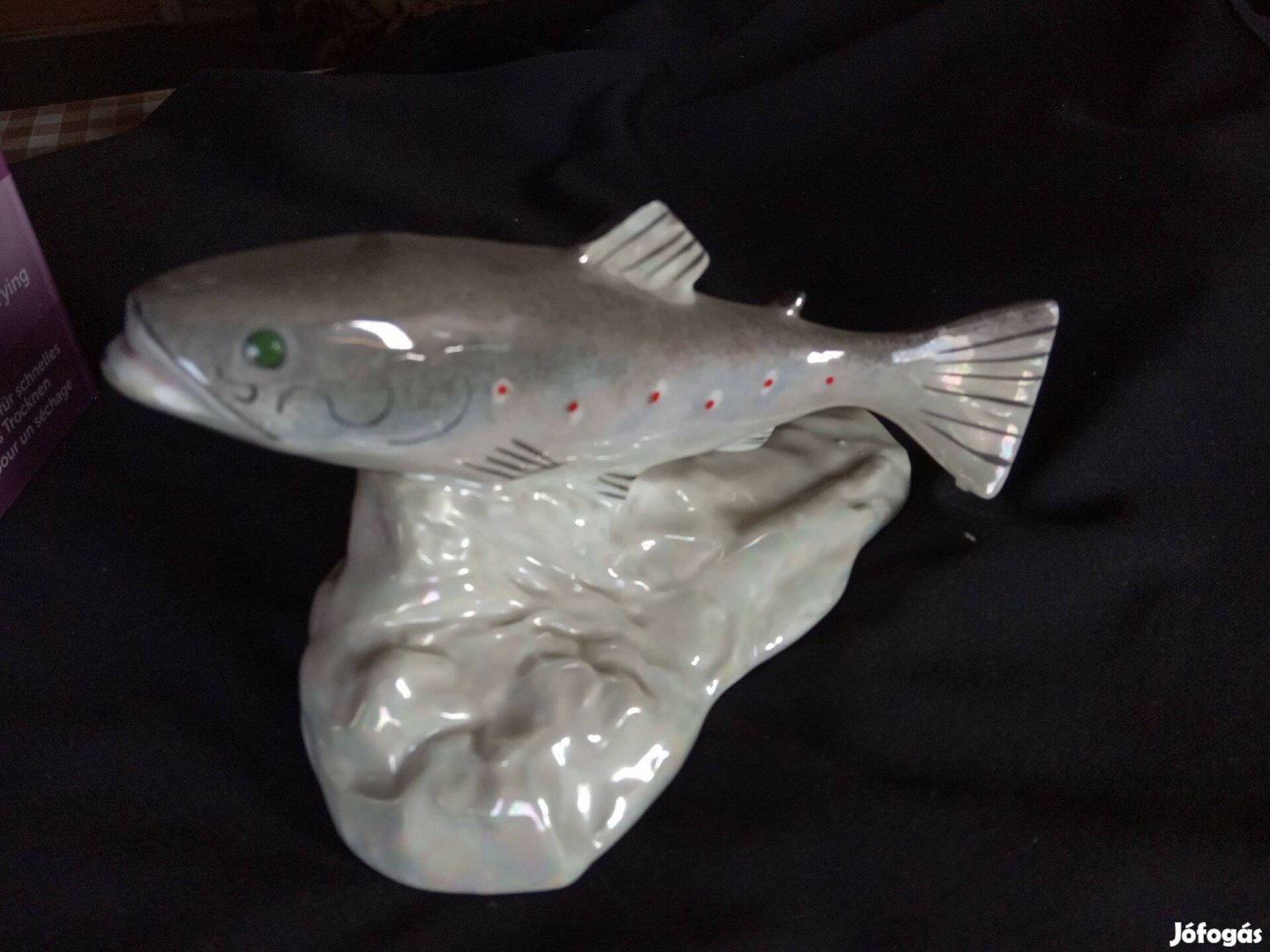 Dísz hal porcelánból horgászoknak