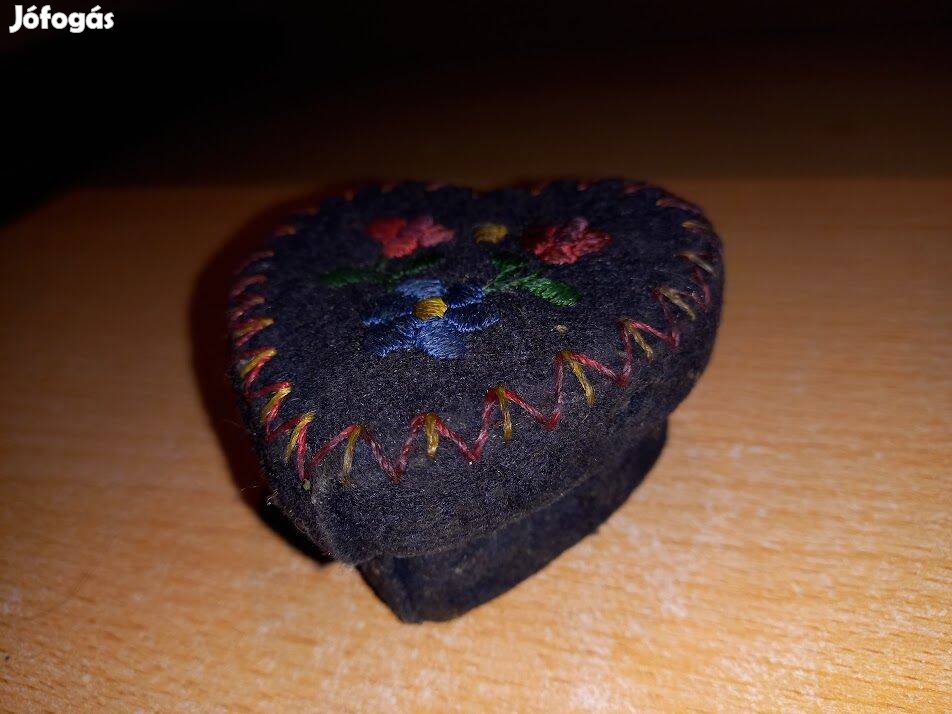 Díszdoboz eladó