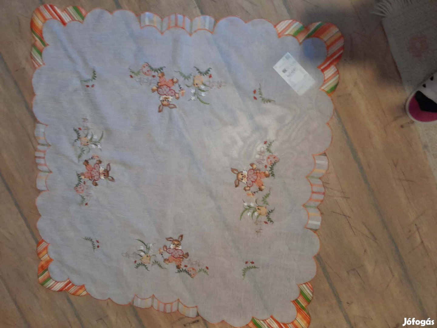 Díszes asztal terítők