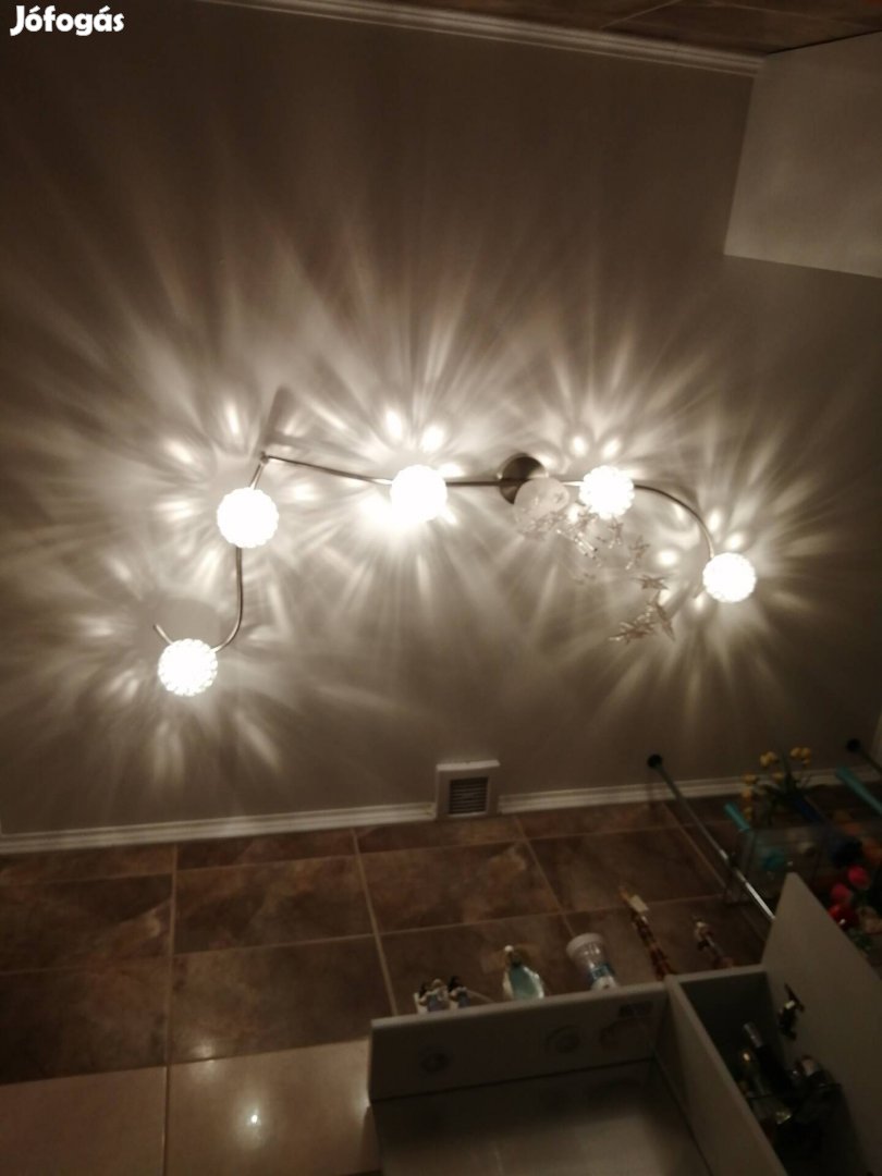 Díszes mennyezeti lámpa