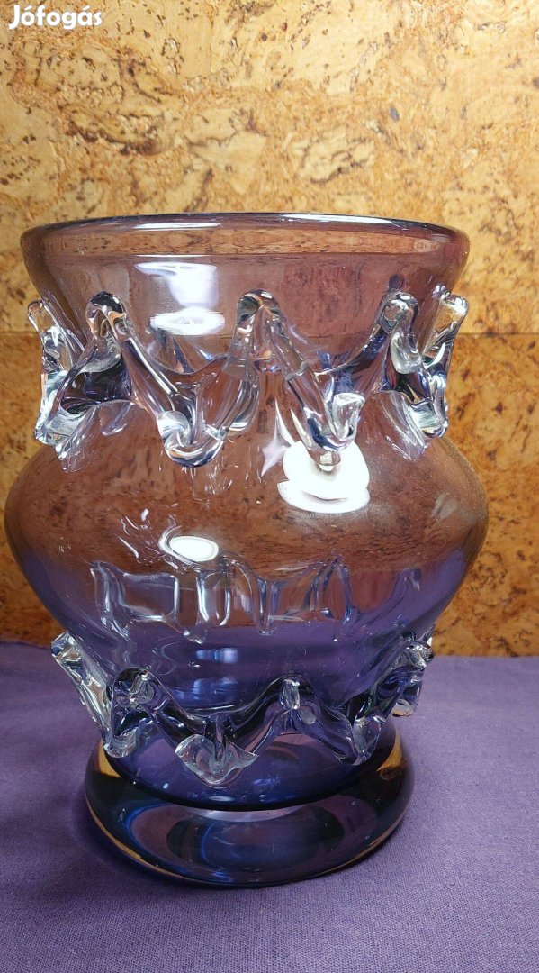 Díszes üvegváza