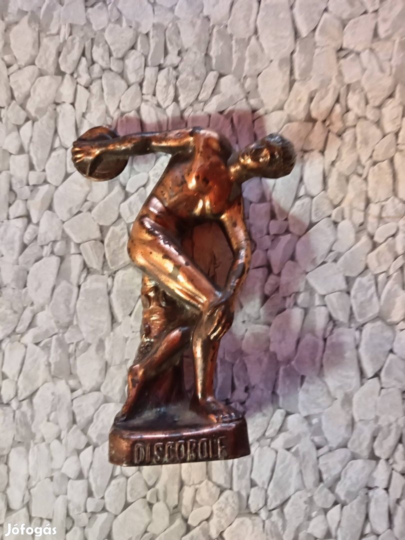 Diszkoszvető szobor
