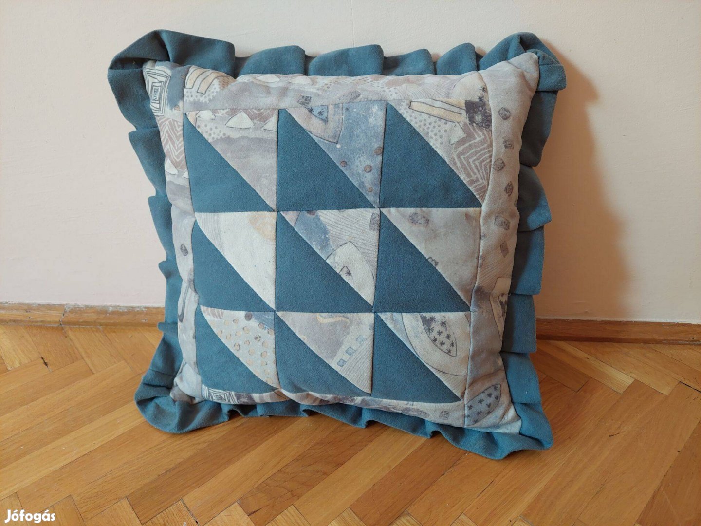 Díszpárna, kitűnő állapotban 45 cm x 45 cm Budapesten