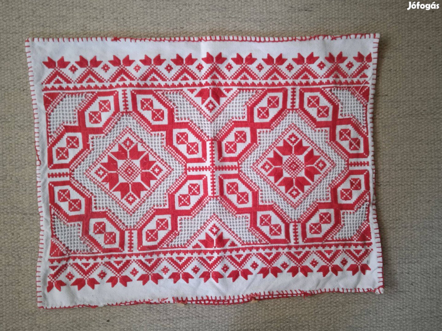 Díszpárnahuzat kézzel hímzett lenvászon Kalotaszegi vagdalásos minta