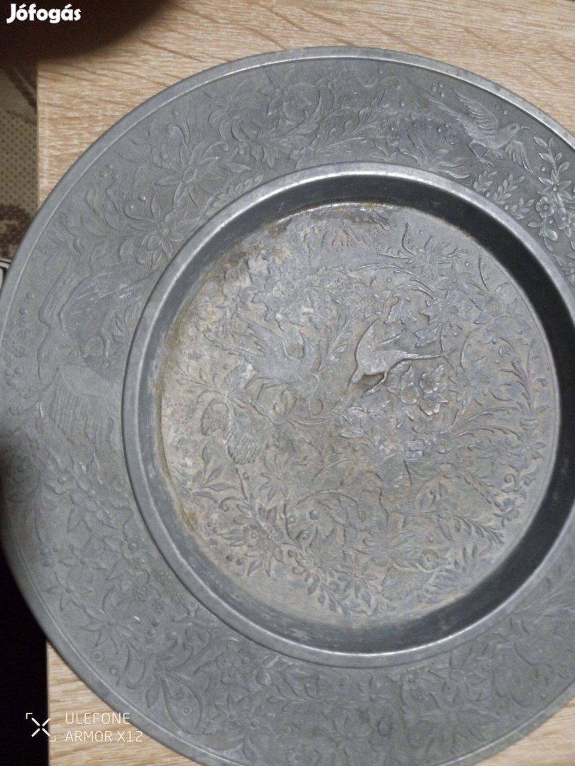 Dísztányér ón
