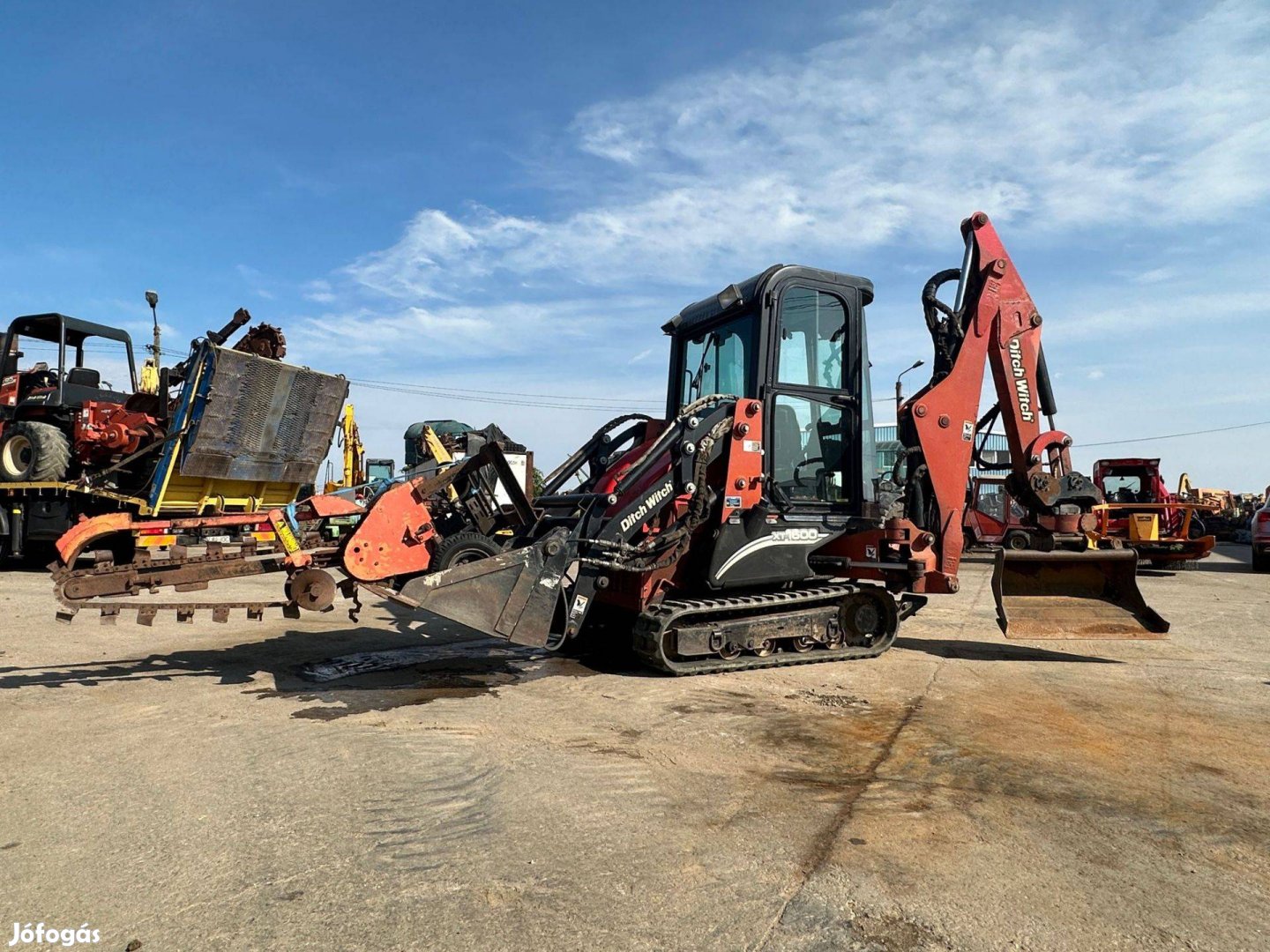 Ditch Witch XT1600 gumihevederes kotró-rakodó - Ártánd, Hajdú-Bihar