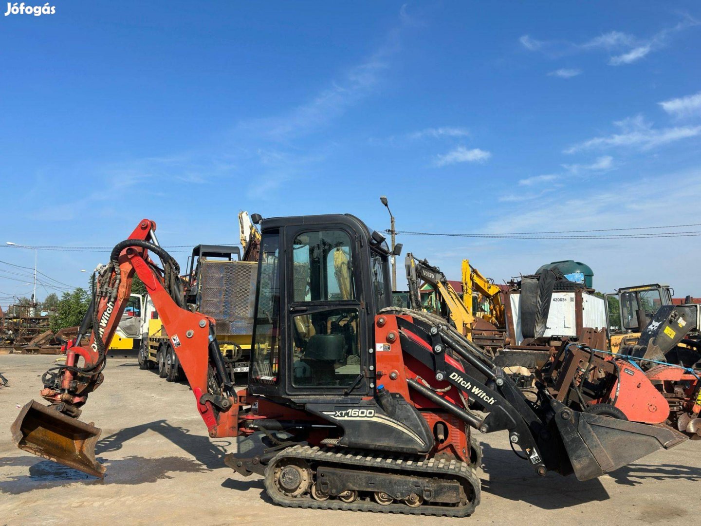 Ditch Witch XT1600 gumihevederes kotró-rakodó - Ártánd, Hajdú-Bihar