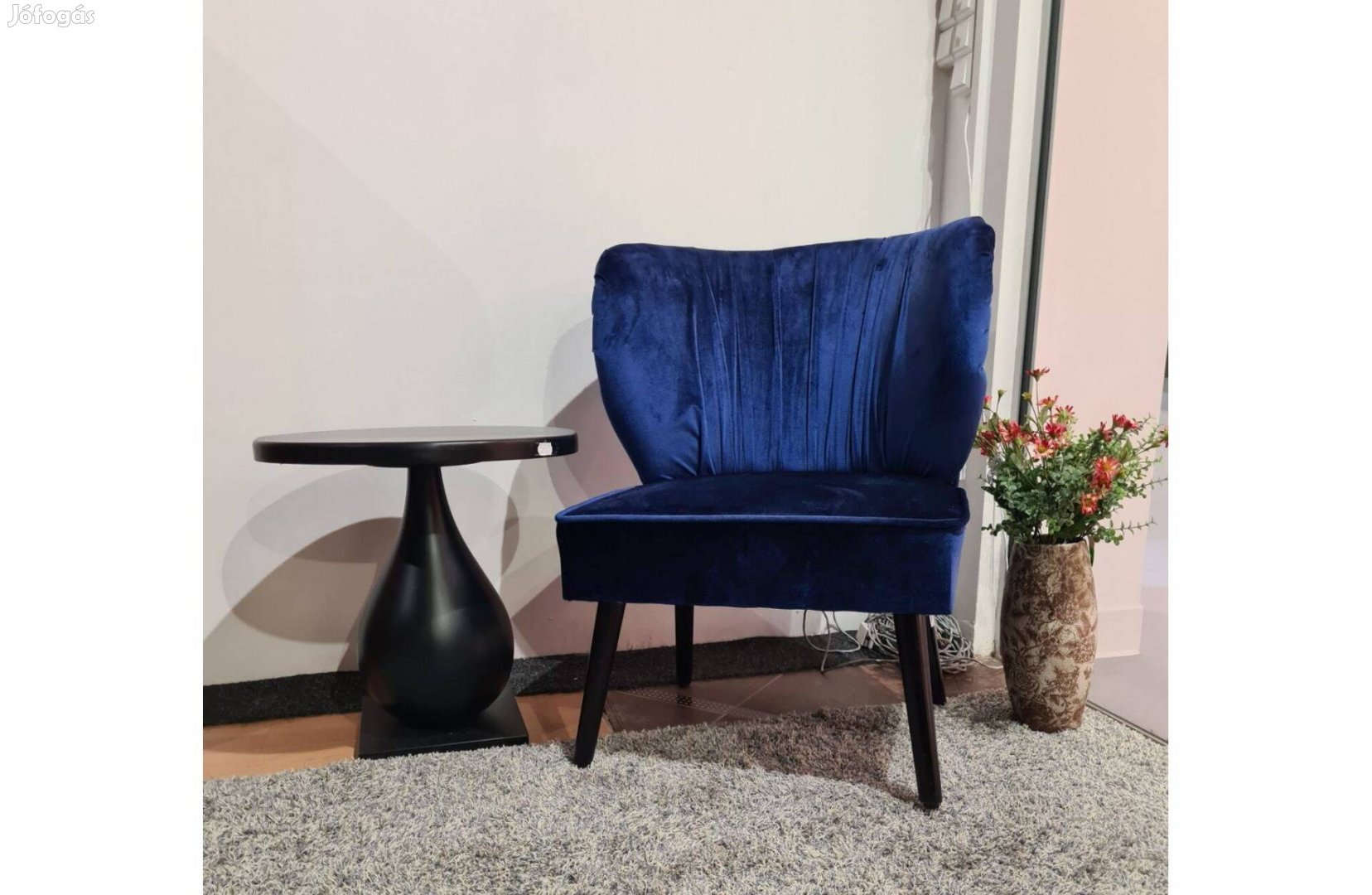 Divatos retro fotel , kék színű szövettel