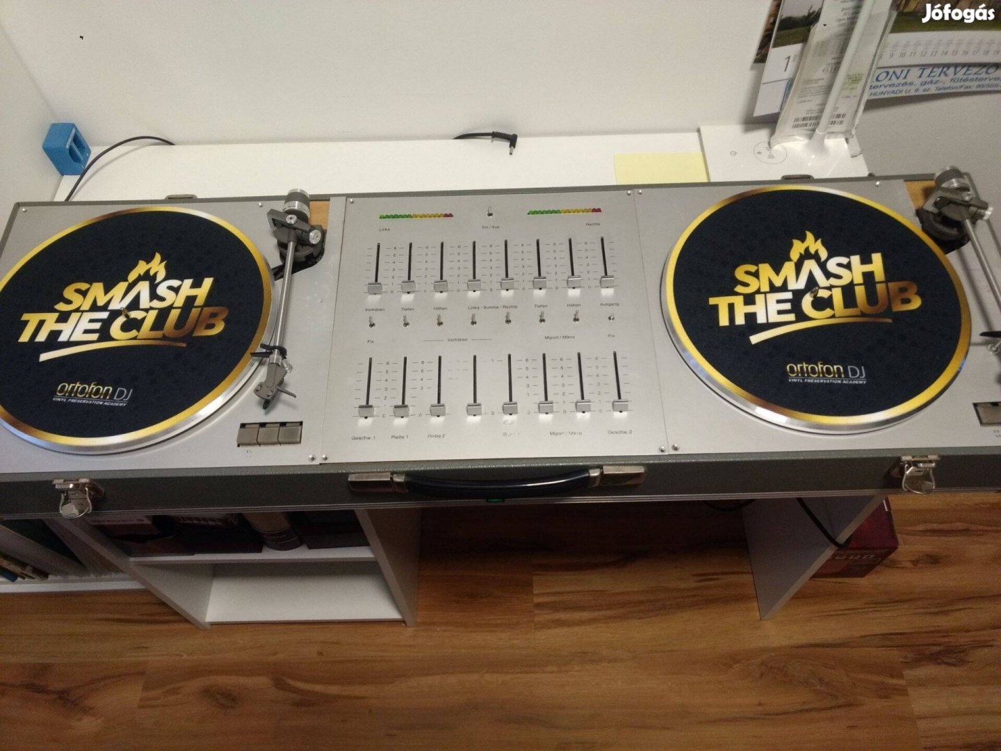 Dj lemezjátszó pult