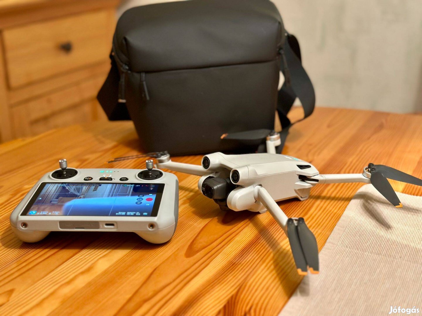 Dji Mini 3 Pro, + Rc táv ( LCD ) tökéletes, új állapotú, FMC táskával,