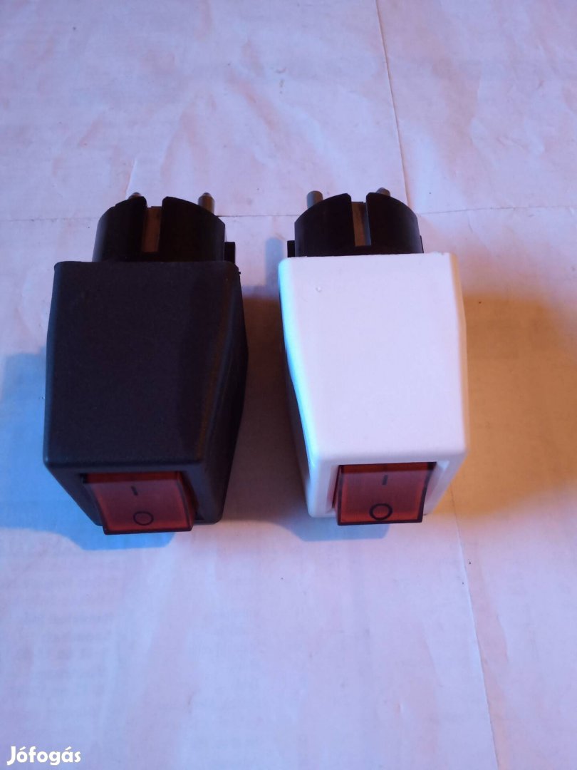 Dkf kapcsolós dugvilla . 2 db. Új.